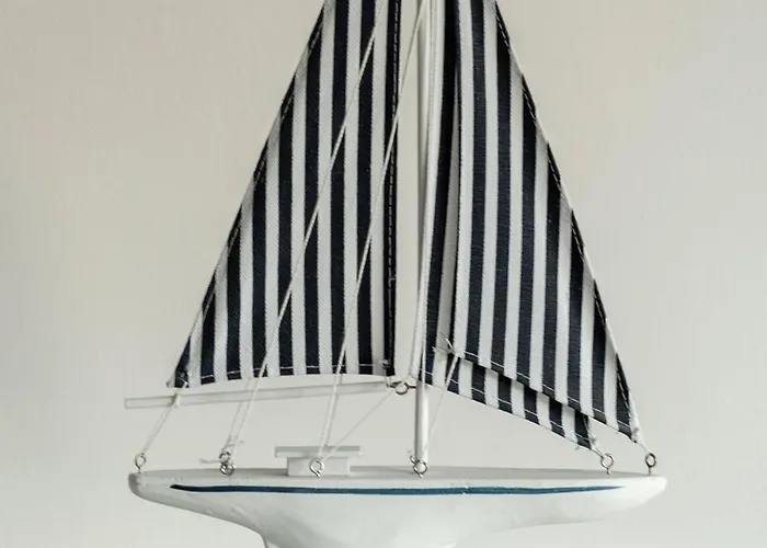 Atmospheric In Center With Desk And Bathtub By Renters *