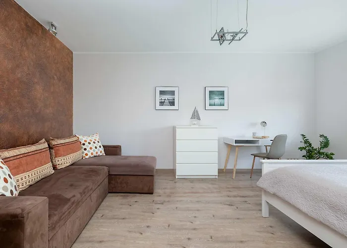 Apartman Atmospheric In Center With Desk And Bathtub By Renters